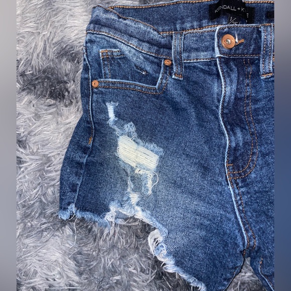 Kendall+Kylie, the icon short - Picture 7 of 7